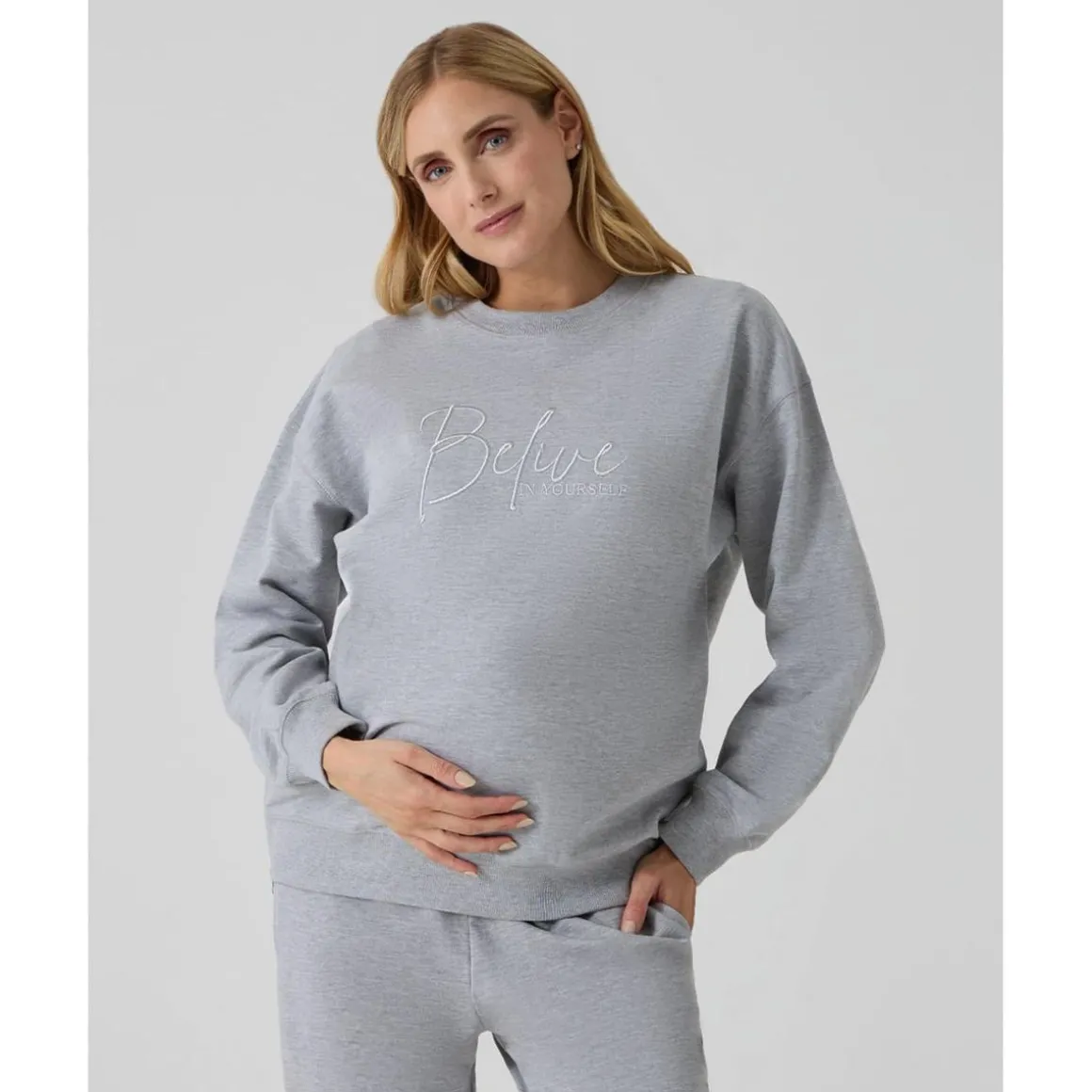 Sudadera gris premamá con bordado