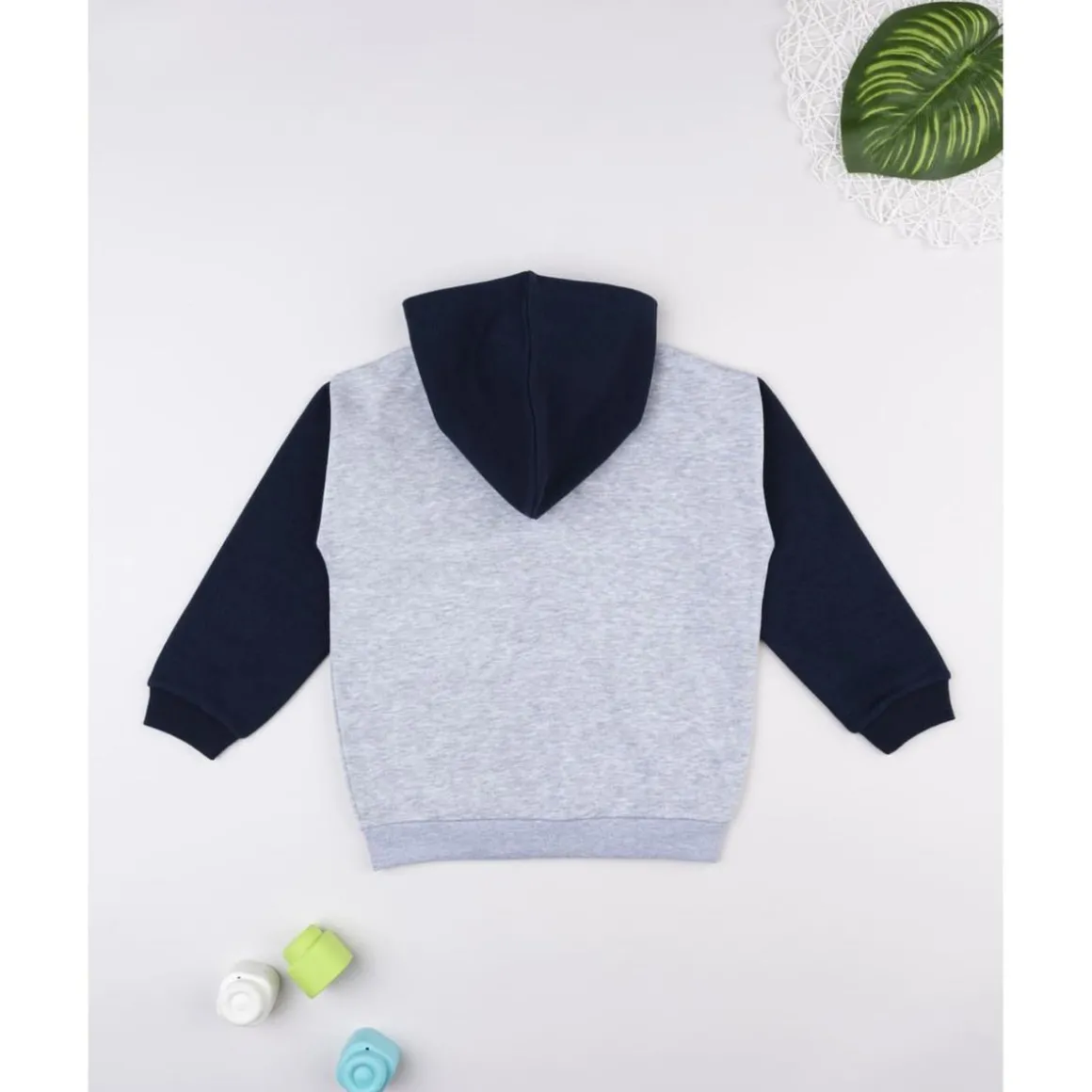 Sudadera niño gris/azul “Dinos” con capucha