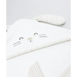 Toalla cuadrada blanca con conejito